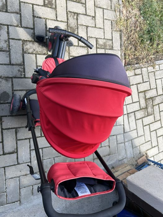 Vand SmarTrike tricicleta in stare foate buna cu accesori incluse