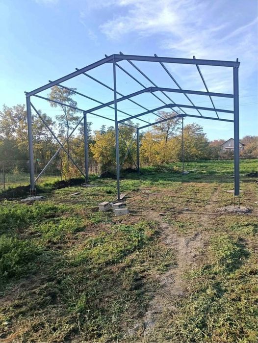 Vând structura metalica  10x12