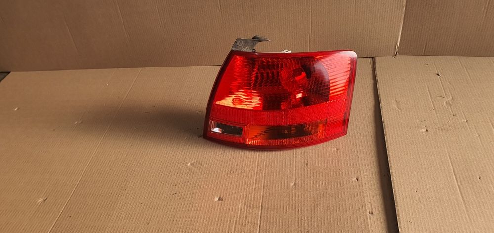 Stop tripla dreapta audi a4 b7 avant break