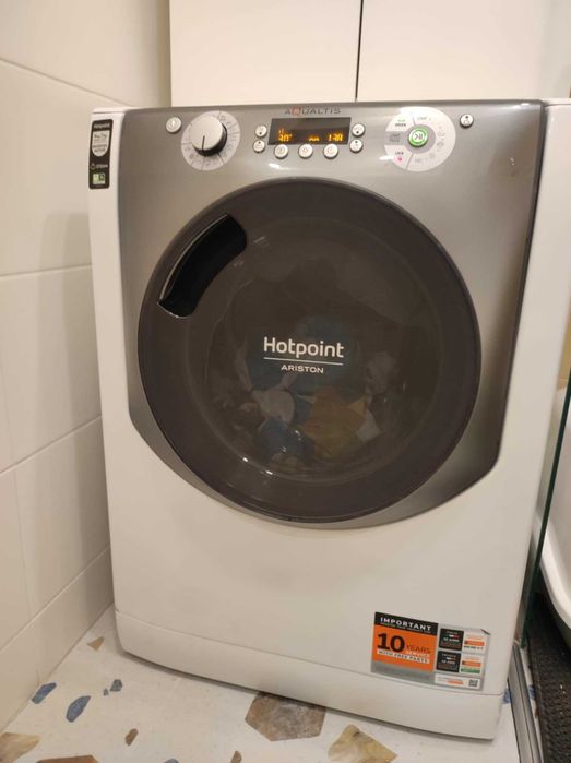 Пералня със сушилня Hotpoint Ariston