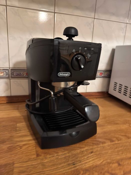 Espressor DeLonghi cu portafiltru