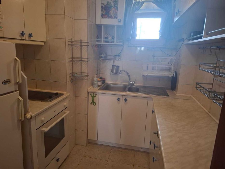 етаж от вила с басейн над варненския залив