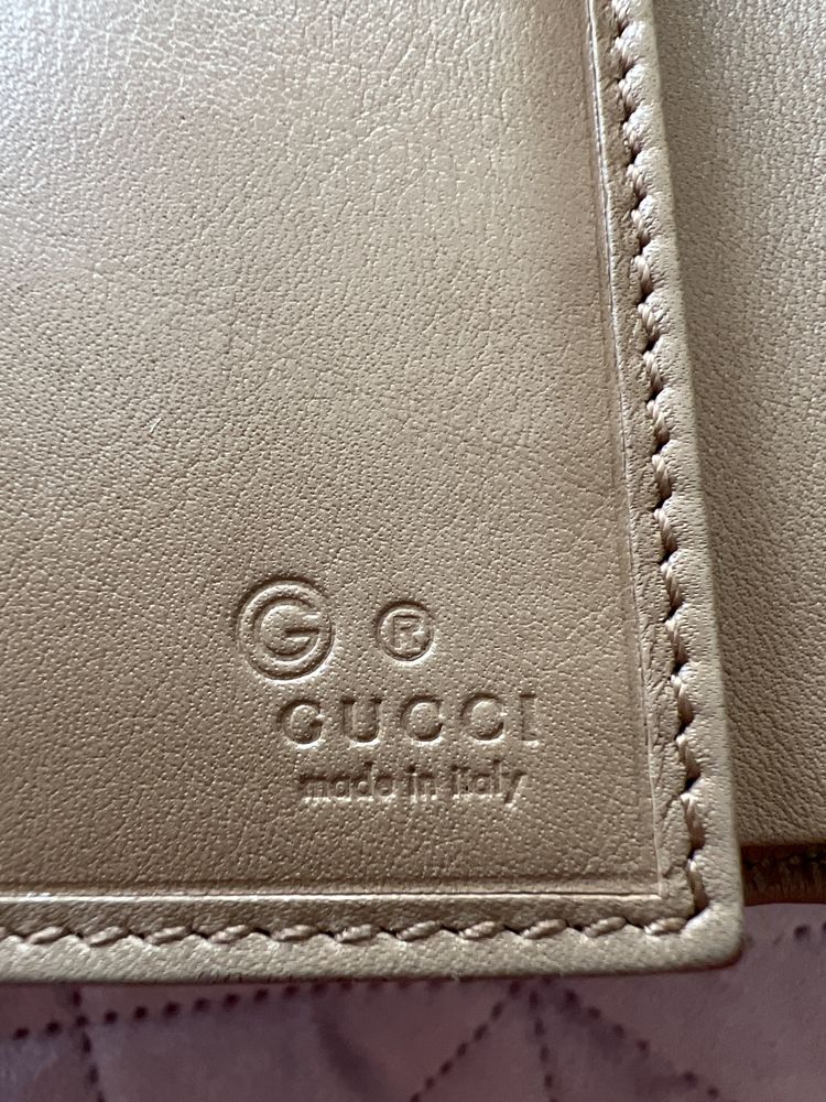 Portofel original Gucci – elegant și practic model rar