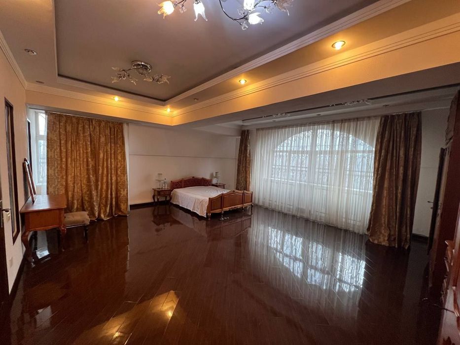 ПРОДАЁТСЯ эксклюзивная 3-уровневая квартира (GABUS) в центре