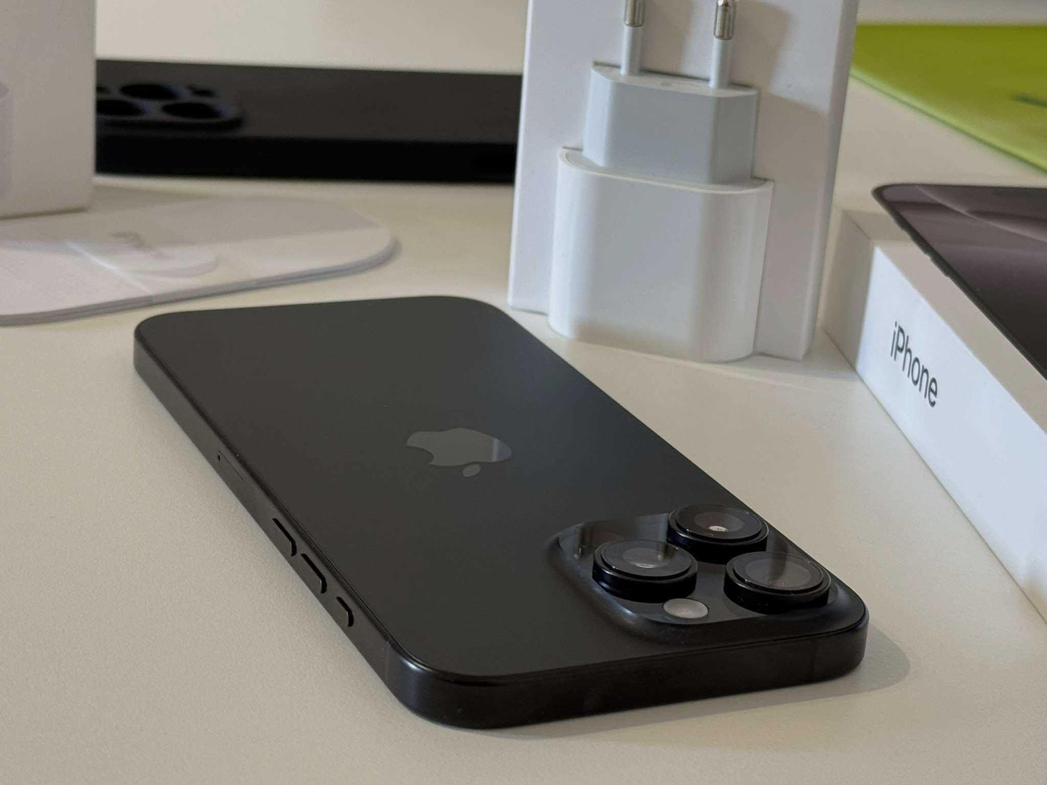 Бартер!НОВ 36м.Гаранция 6 Цикъла iPhone 16 Pro Max 512GB + Зарядно