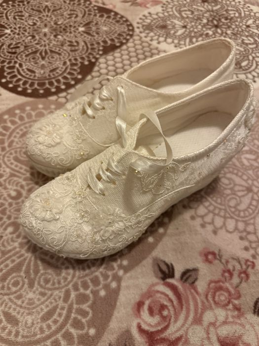 Продавам булченска рокля и Булченски обувки облечени са веднъж