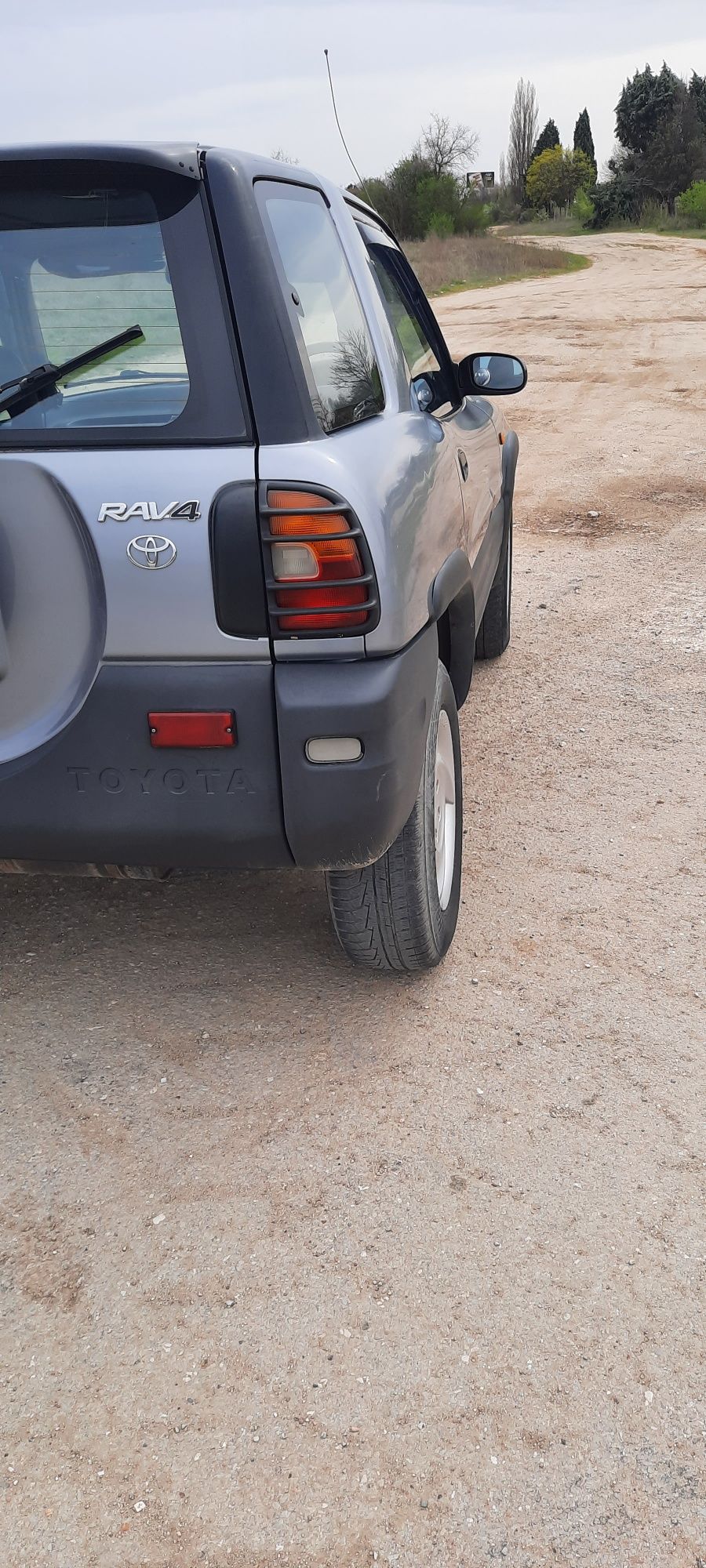 Продавам Toyota Rav 4 4X4