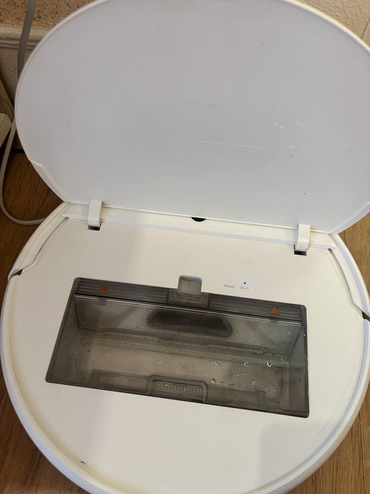 Робот-пылесос Xiaomi Mi Robot Vacuum-Mop, б/у (хорошее  состояние)