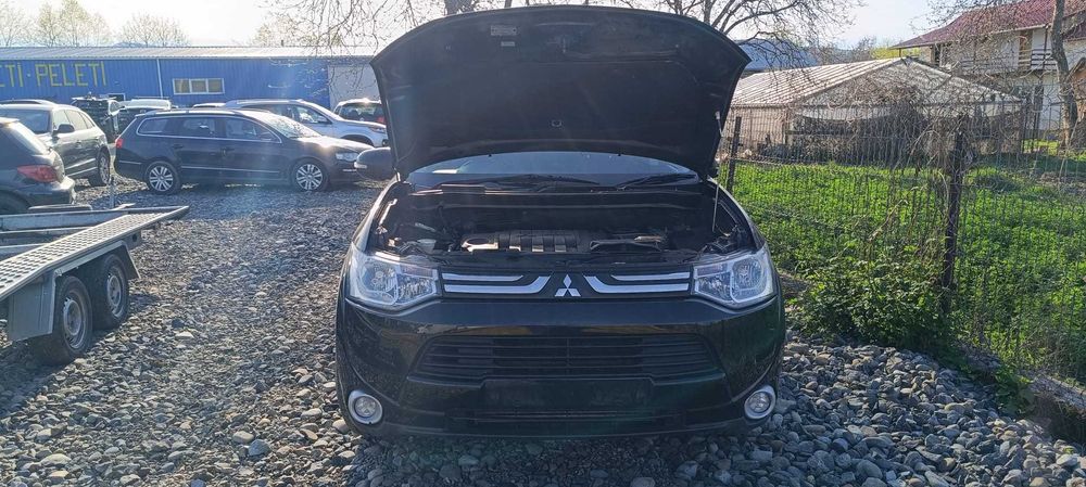 Dezmembrez  Mitsubishi Outlander 3   2.3 DI-D  2013