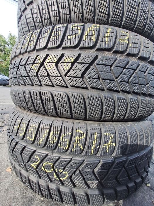 4 anvelope iarna 235/65r17 Goodyear/Pirelli  Montaj Gratuit