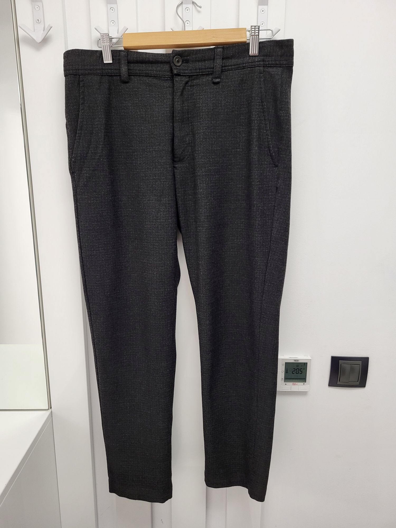 Pantaloni zara premium