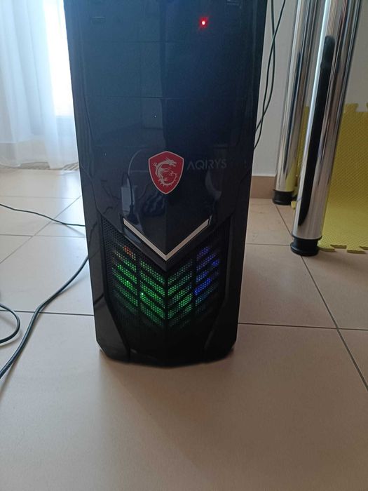 Sistem desktop Gaming AMD Ryzen 5, 2400G, 16GB RAM