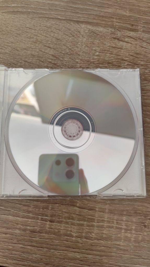 Продавам поп албуми на CD