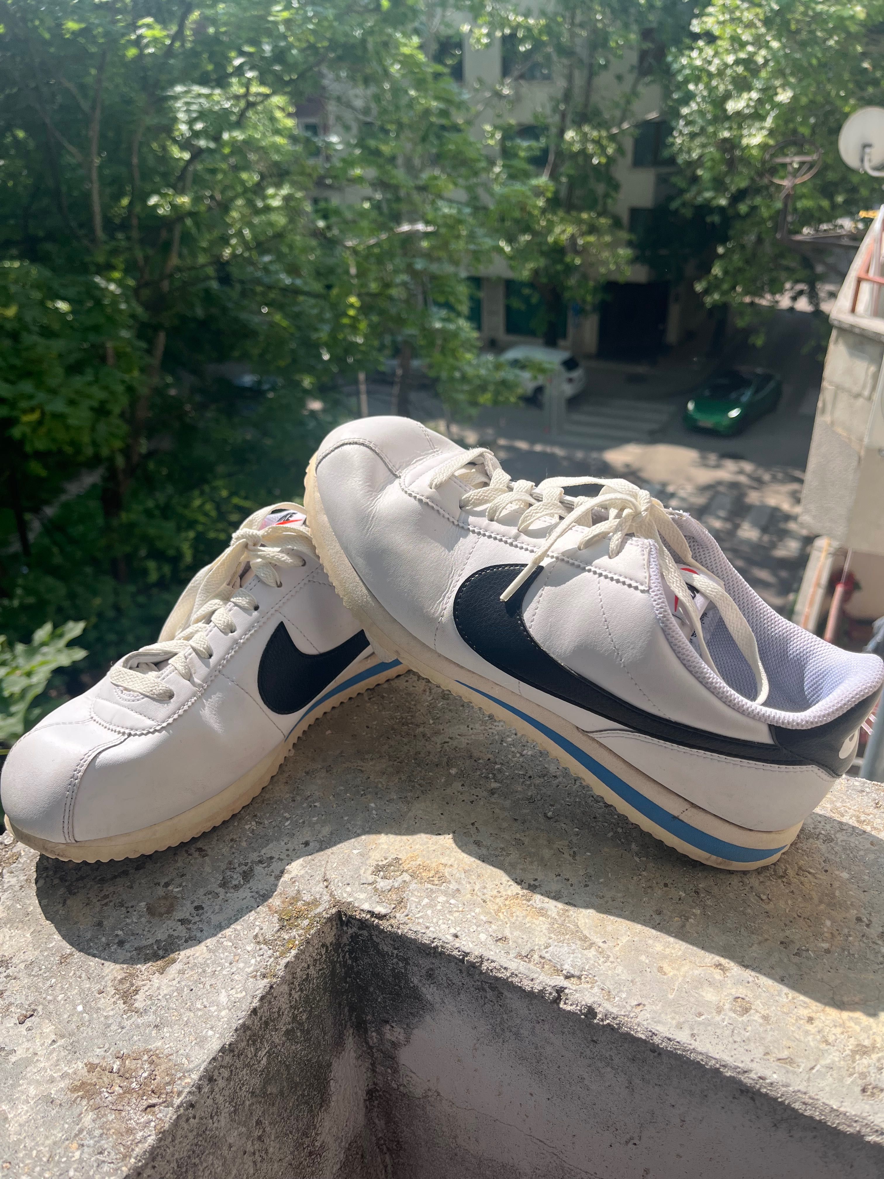 Маратонки nike cortez.