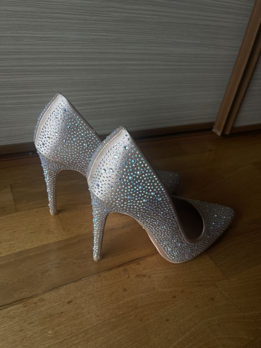 Обувки на висок ток-12 сантиметра на марката DeeZee. 39 номер