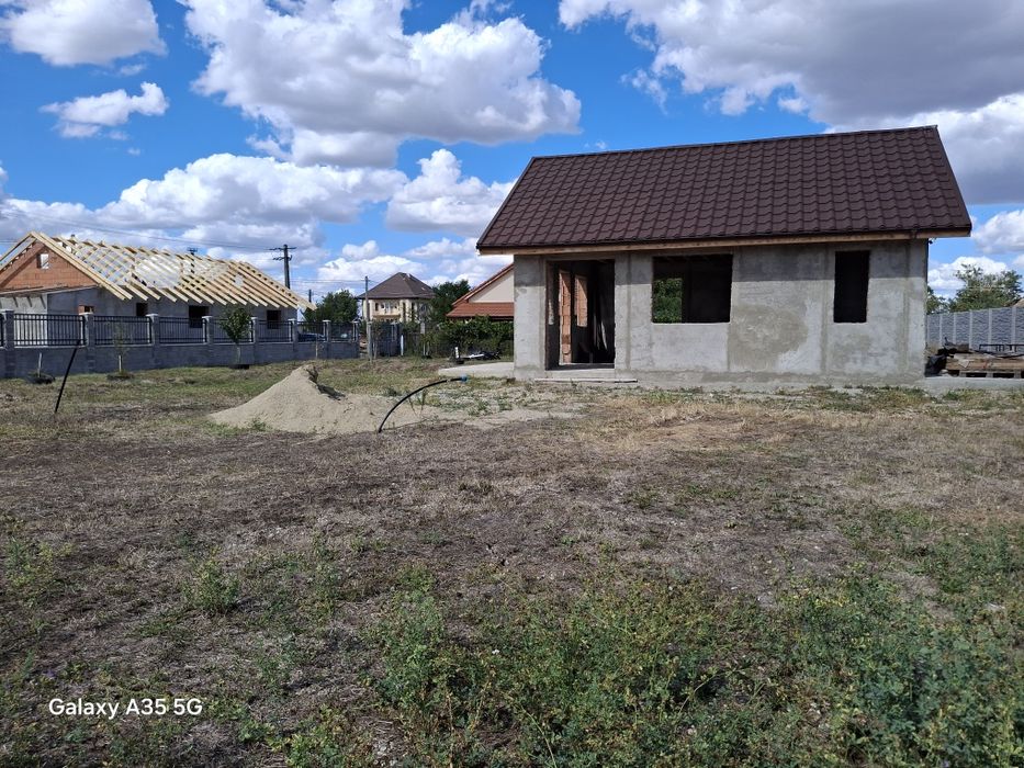 Vand 1403 mp teren cu Casa la Rosu cu Posibilitate Extindere
