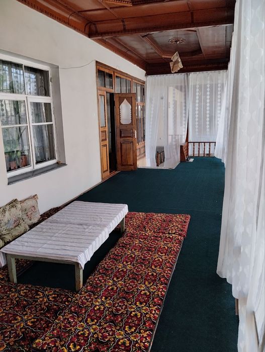 Yashnabod tumani hovli uy sotiladi 4.9 sotix masjid yonida