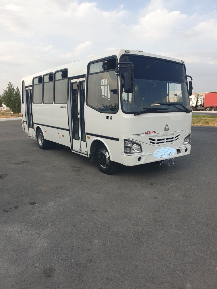 Avtobus isuzu Hc 40