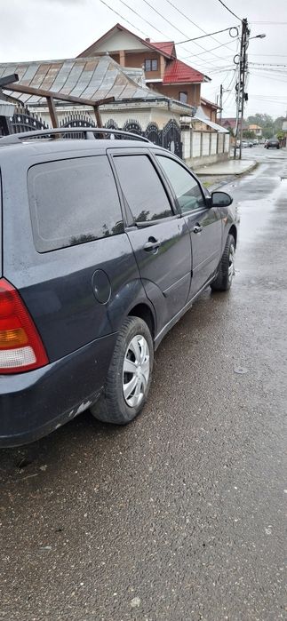 Vând sau dezmembrez ford focus