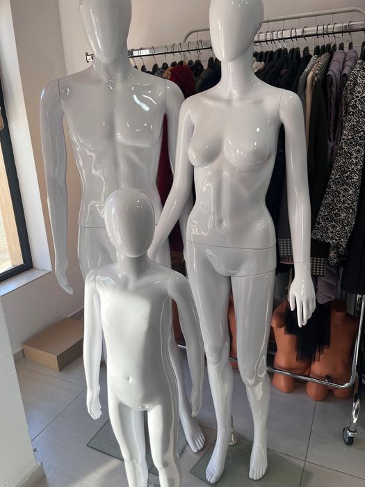 Манекени- роботи- бял гланц- +15бр Подарък