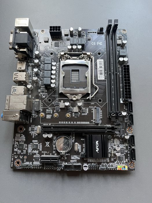 Материнская плата