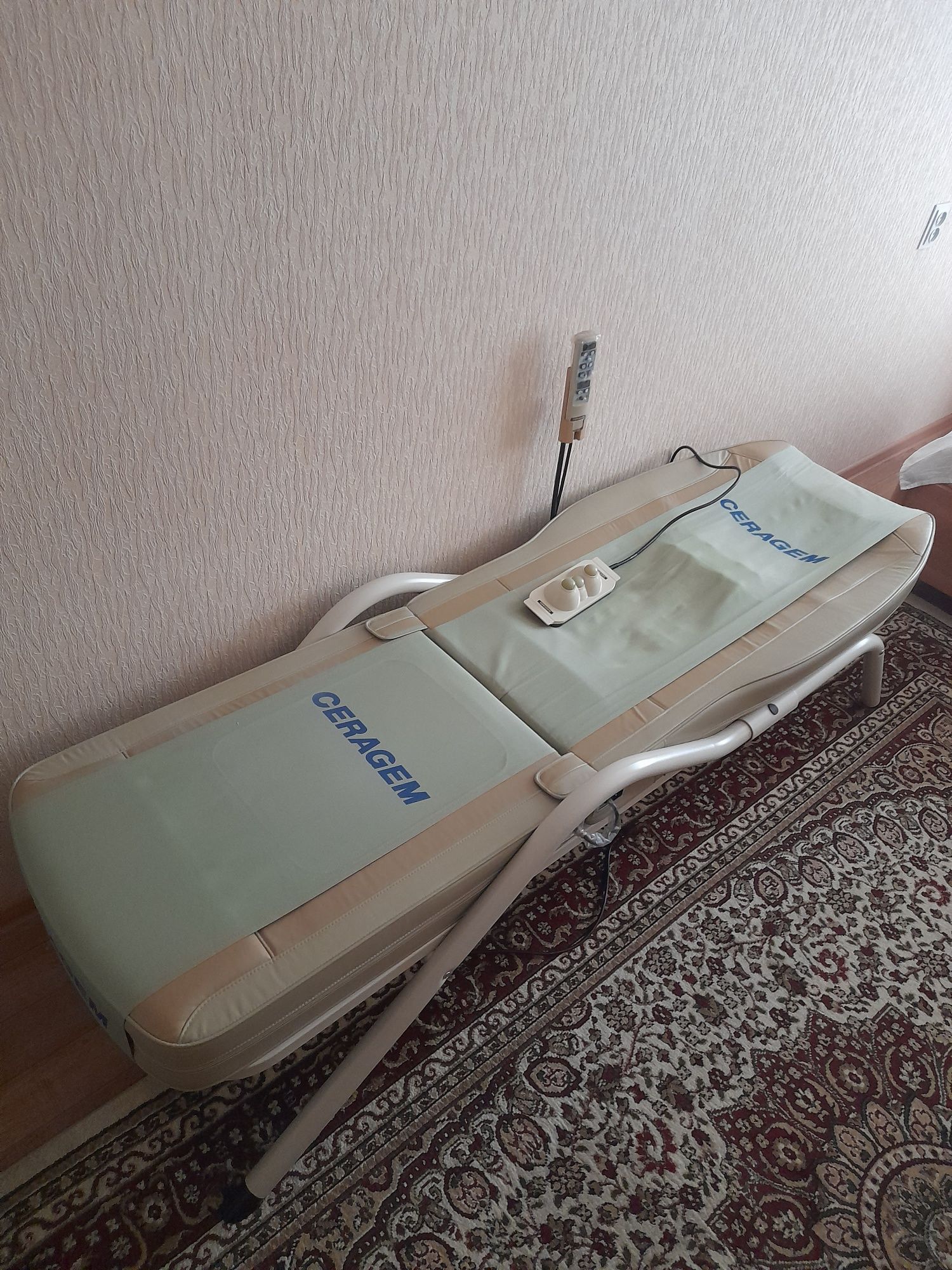 Кушетка CERAGEM.