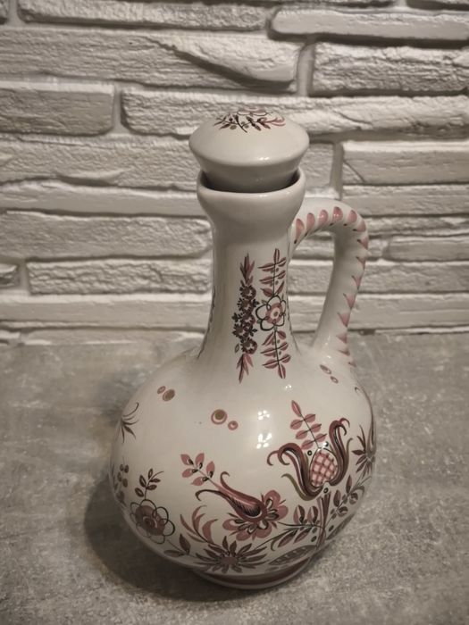 Порцеланова бутилка