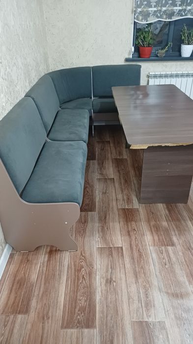 Продам стол для куний