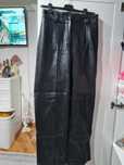 Pantaloni imitatie de piele