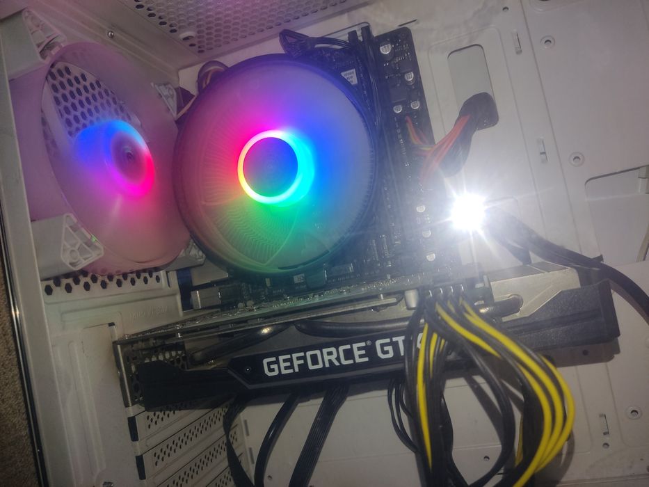 intel core i5 9400F 
H310MHD PRO 
Operativka 24GB
GTX 1660 TI 6GB 
100