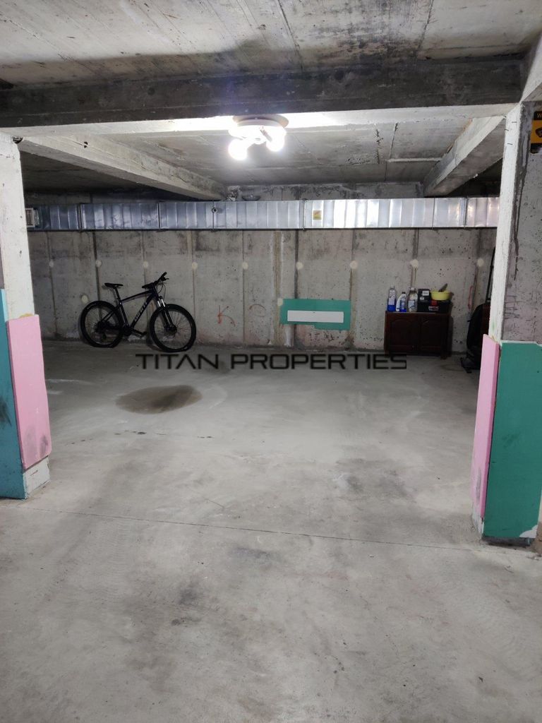 Продава се Гараж / Паркомясто в Бургас, Славейков - 18 кв.м за 889 €/кв.м - Снимка #1