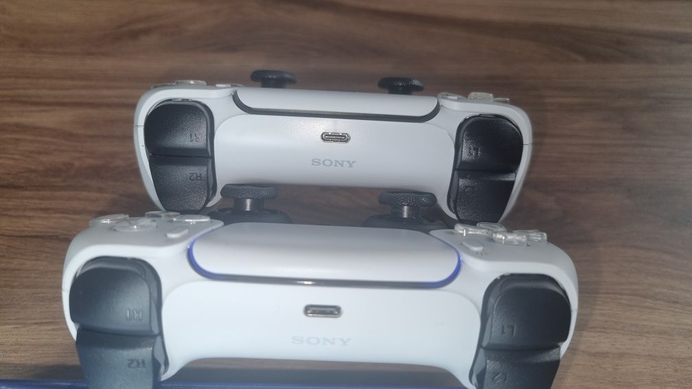 Конзола Playstation 5 Disc Edition 825GB 16GB RAM GDDR6 + игри