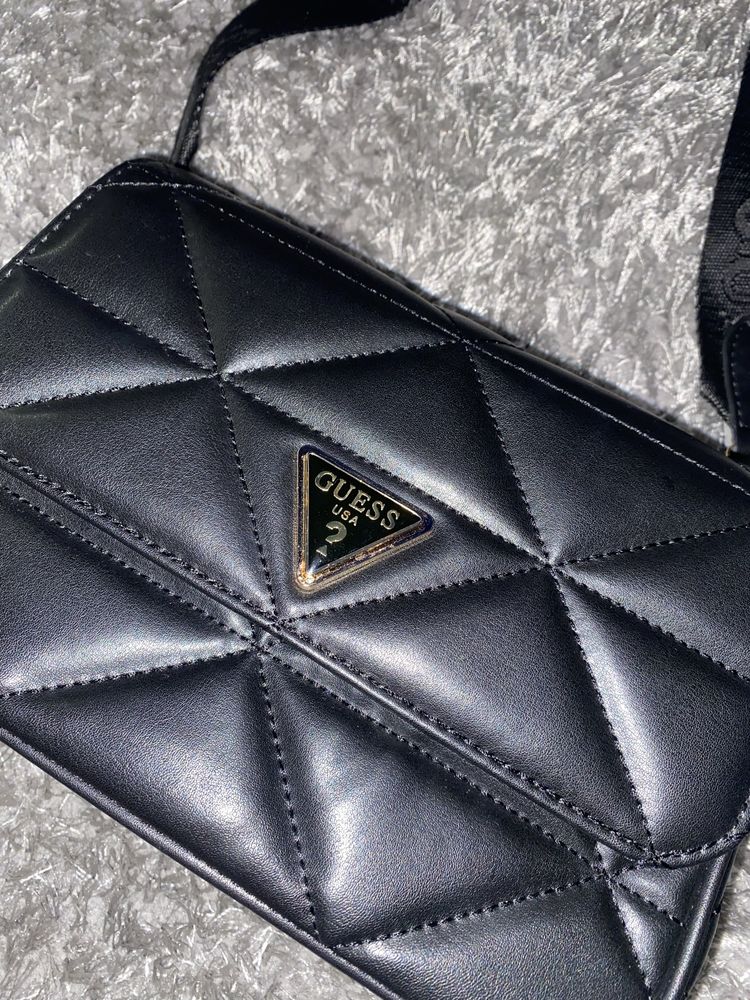 Чанта Guess нова