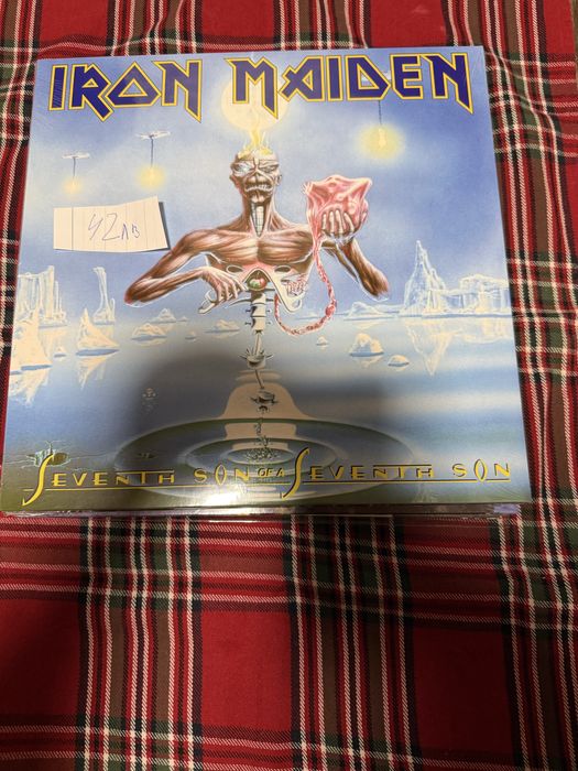 Продавам нови грамофонни плочи