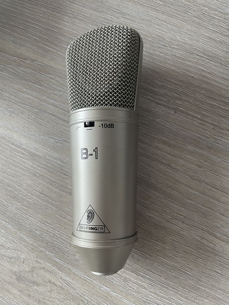 Microfon studio Behringer B1