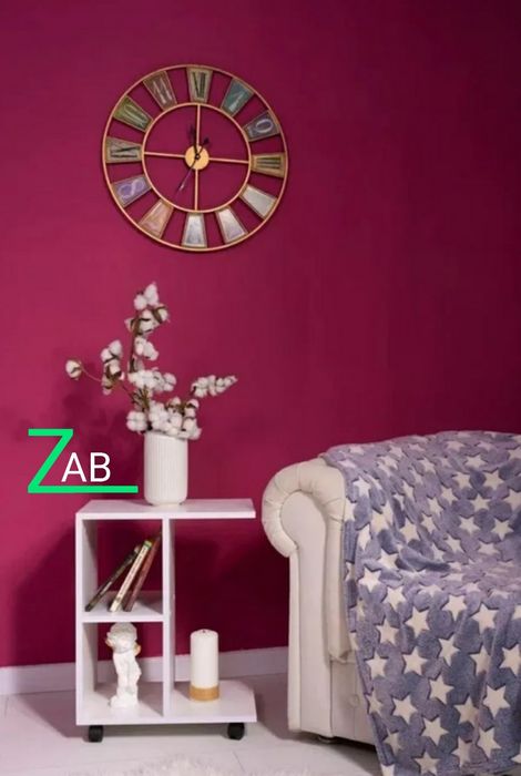 Приставной прикроватный столик.