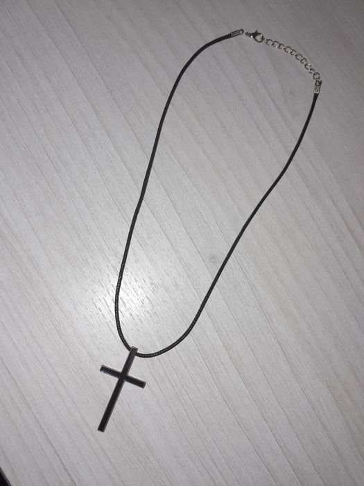 Крестик со шнуром