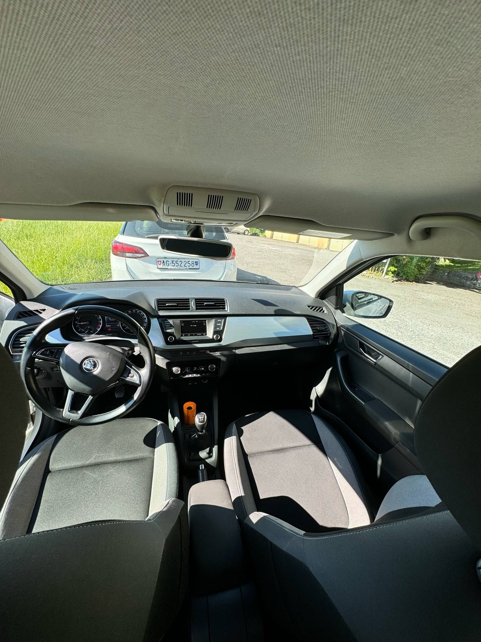 Vând Skoda fabia 2