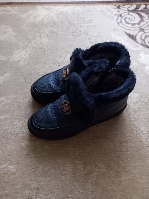 Продам кожаные ботинки автоледи