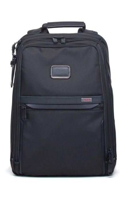 Рюкзак городской, покупал в магазине за 370000, рюкзак новый.