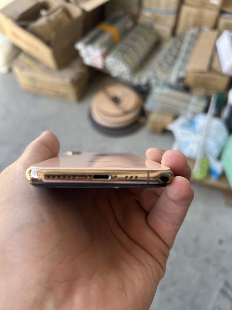 Iphone xs gold 256