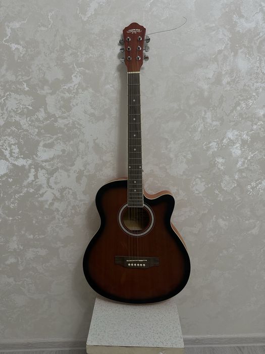 Продам гитару, состояние хорошее