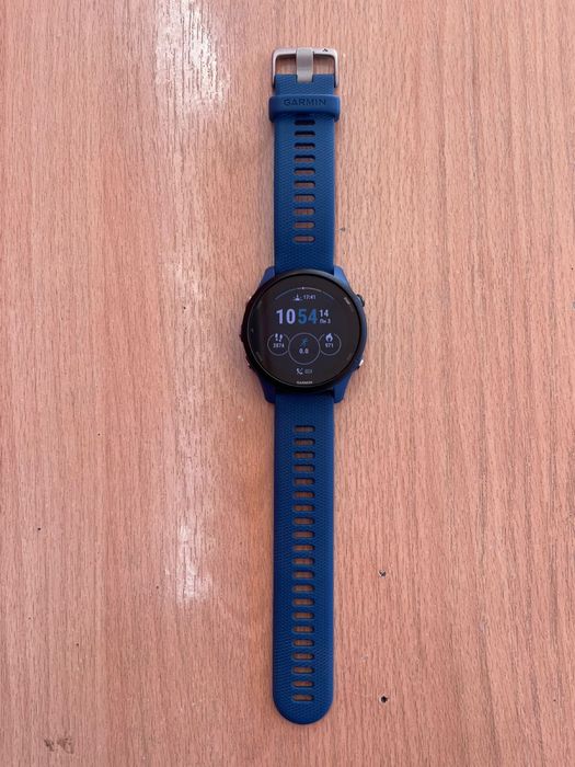 Продам часы garmin 255