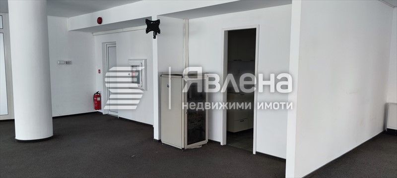 Светъл и функционален етаж от офис
