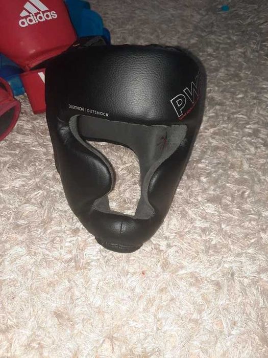 Echipament  box - casca, manusi, protectie