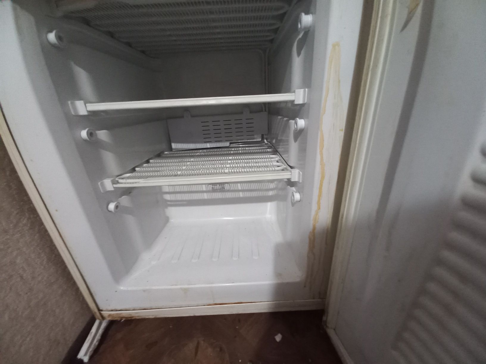 Продаём Холодильник