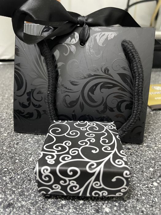 Piercing nas aur alb