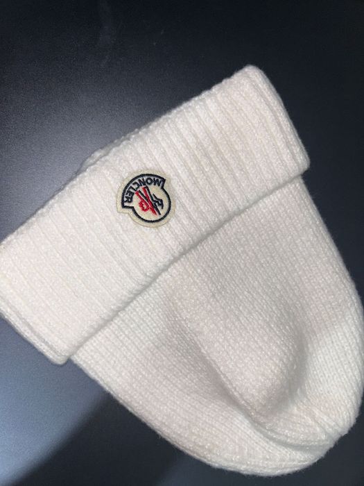 Зимные шапки Монклер 1+1подарок