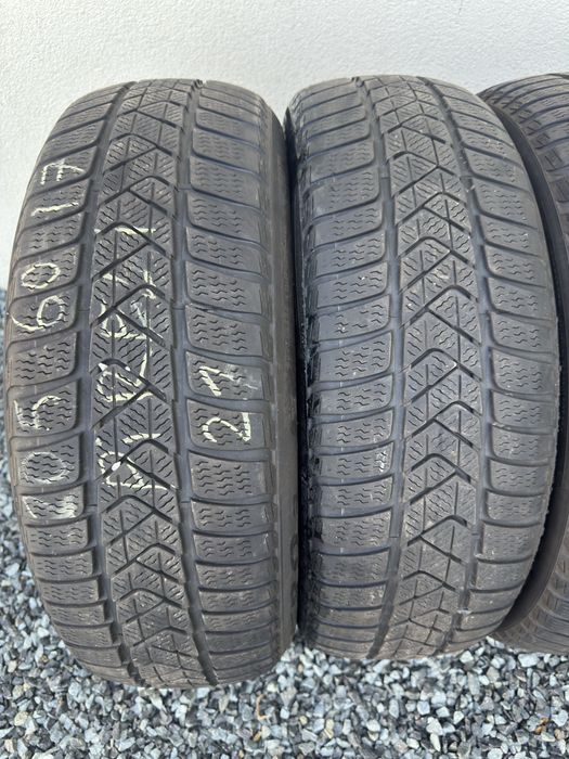 Set 4 anvelope 205 60 r17 pirelli de iarna