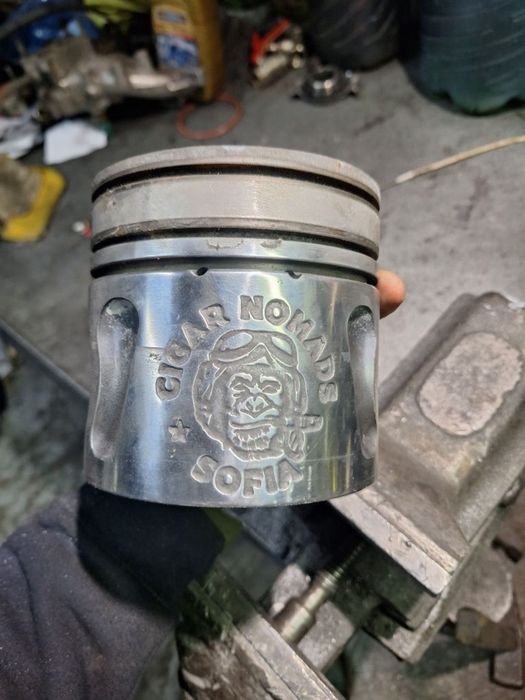 Ръчноизработени пепелници от автомобилни/тирови  бутала